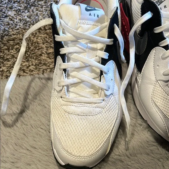 Nike Women's Excee Air Max White and Pink Sneakers - Picture 7 of 11